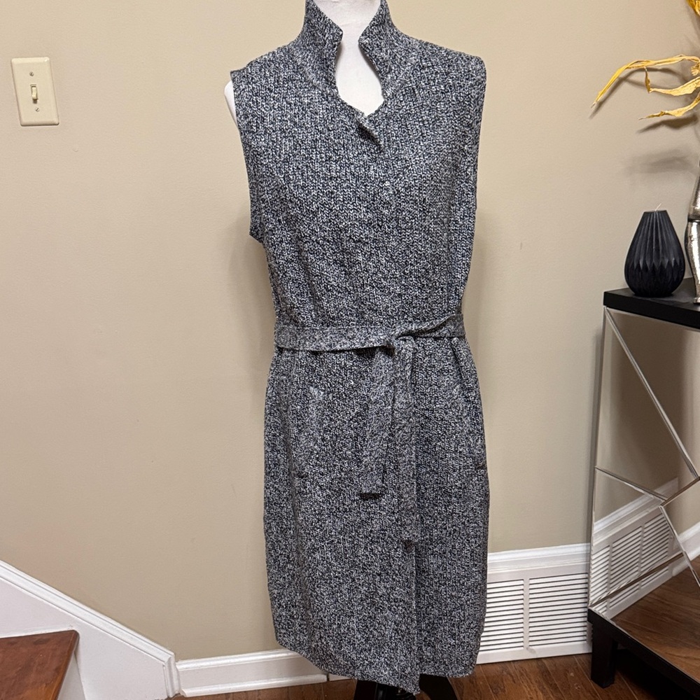 Joan Rivers Blue/White Sleeveless Cardigan Sweater Size M NWOT.